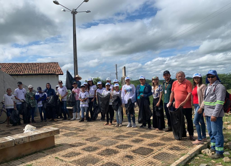 Dia Mundial da Água: Visita técnica e limpeza as margens do açude jaburu II