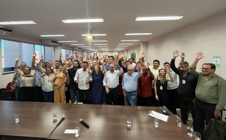 SRH se reúne com Comitê dos Sertões de Crateús para ouvir demandas e fortalecer a gestão participativa dos recursos hídricos